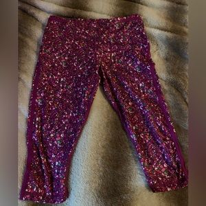 Size 8 lululemon capri style leggings
